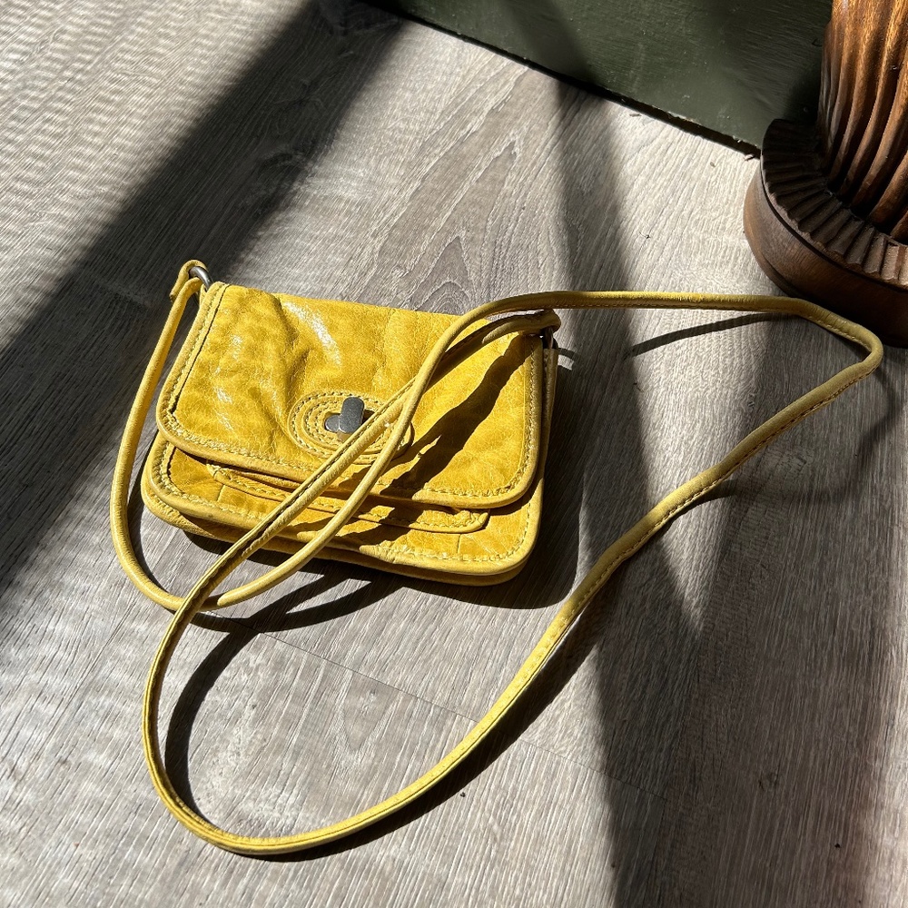 Extra mini Yellow Fossil Purse